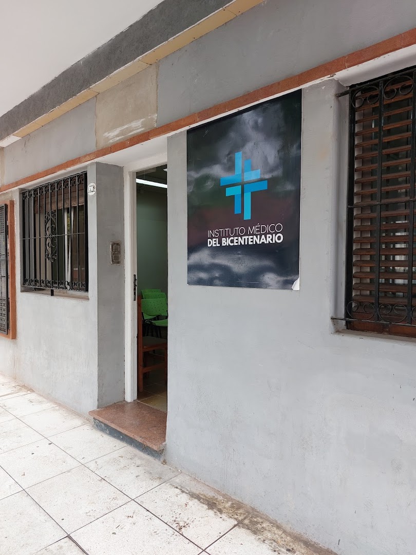 Fachada del Instituto Médico del Bicentenario en San Fernando